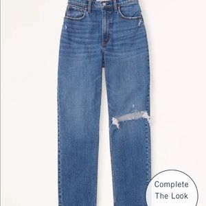 Curve Love Ultra High Rise 90s Straight
ean